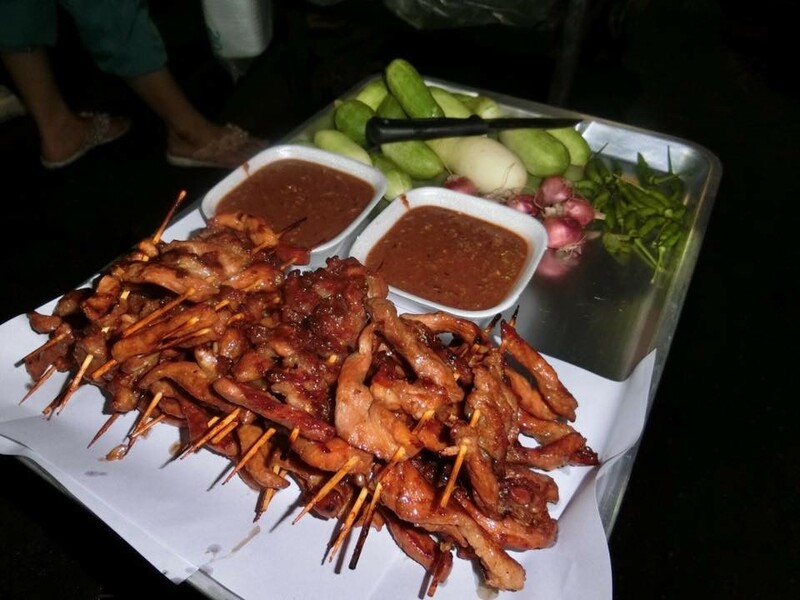 ”หมูปลาร้า ราชดำเนิน” หมูย่างเต่าถ่านทานคู่กับแจ่วปลาร้าบองรสแซ่บทำน้ำลายแตก