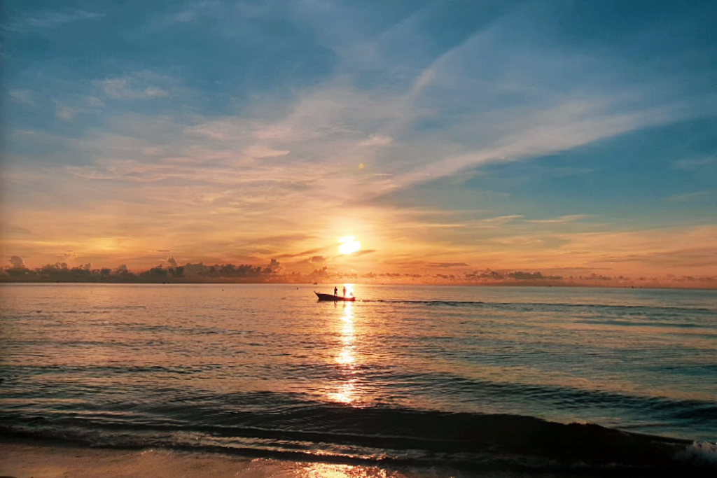 seen space, จุดชมวิวเขาแดง, ตลาดโต้รุ่งหัวหิน, ถ้ำพระยานคร, ที่เที่ยวประจวบ, ที่เที่ยวประจวบ 2020, ที่เที่ยวประจวบ 2021, ที่เที่ยวประจวบ 2563, ที่เที่ยวประจวบ 2564, ที่เที่ยวประจวบ 2565, ที่เที่ยวประจวบคีรีขันธ์ 2565, ประจวบคีรีขันธ์, ปราณบุรี, วนอุทยานปราณบุรี, วัดห้วยมงคล, ศูนย์ศึกษาธรรมชาติบึงบัว, สถานีรถไฟหัวหิน, หัวหิน, หาดปราณบุรี, หาดหัวหิน, หาดเขากะโหลก, อุทยานราชภักดิ์, อุทยานแห่งชาติเขาสามร้อยยอด, เกาะทะลุ, เขาหินเหล็กไฟ, เที่ยวประจวบ, top 10+ ที่เที่ยว ประจวบคีรีขันธ์ เที่ยวทะเล ชมถ้ำ เดินเล่นบึงบัว