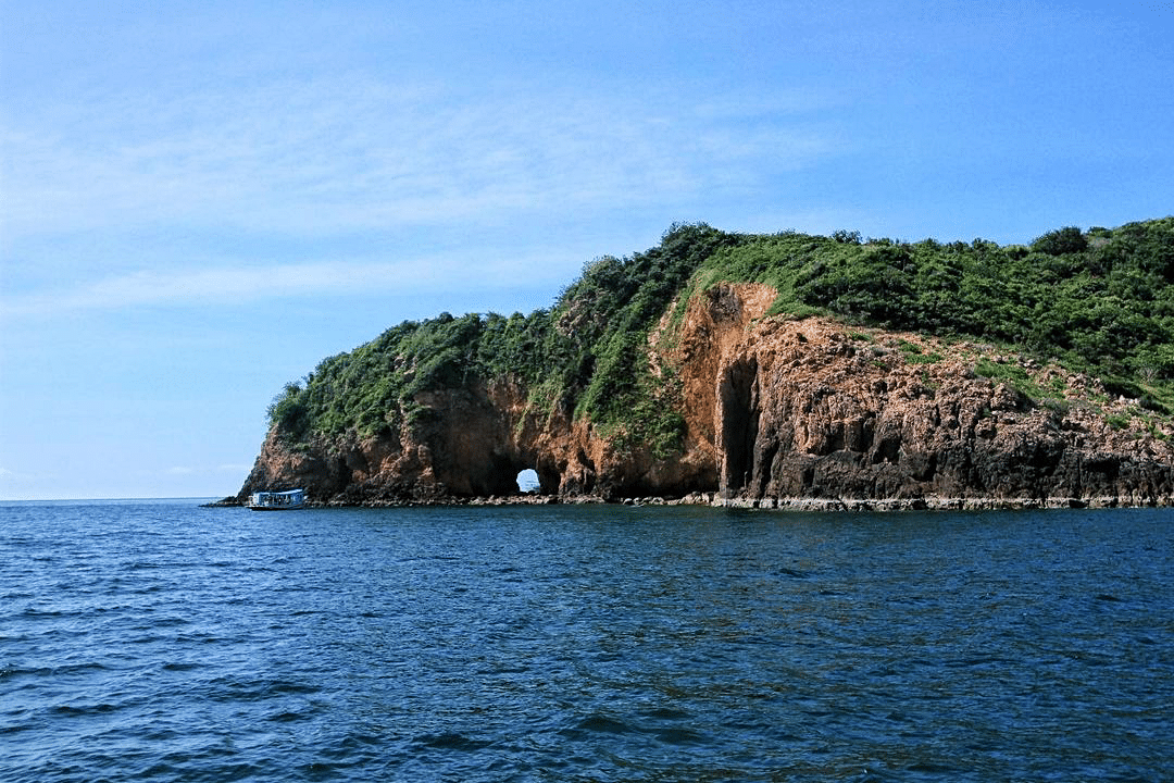 seen space, จุดชมวิวเขาแดง, ตลาดโต้รุ่งหัวหิน, ถ้ำพระยานคร, ที่เที่ยวประจวบ, ที่เที่ยวประจวบ 2020, ที่เที่ยวประจวบ 2021, ที่เที่ยวประจวบ 2563, ที่เที่ยวประจวบ 2564, ที่เที่ยวประจวบ 2565, ที่เที่ยวประจวบคีรีขันธ์ 2565, ประจวบคีรีขันธ์, ปราณบุรี, วนอุทยานปราณบุรี, วัดห้วยมงคล, ศูนย์ศึกษาธรรมชาติบึงบัว, สถานีรถไฟหัวหิน, หัวหิน, หาดปราณบุรี, หาดหัวหิน, หาดเขากะโหลก, อุทยานราชภักดิ์, อุทยานแห่งชาติเขาสามร้อยยอด, เกาะทะลุ, เขาหินเหล็กไฟ, เที่ยวประจวบ, top 10+ ที่เที่ยว ประจวบคีรีขันธ์ เที่ยวทะเล ชมถ้ำ เดินเล่นบึงบัว