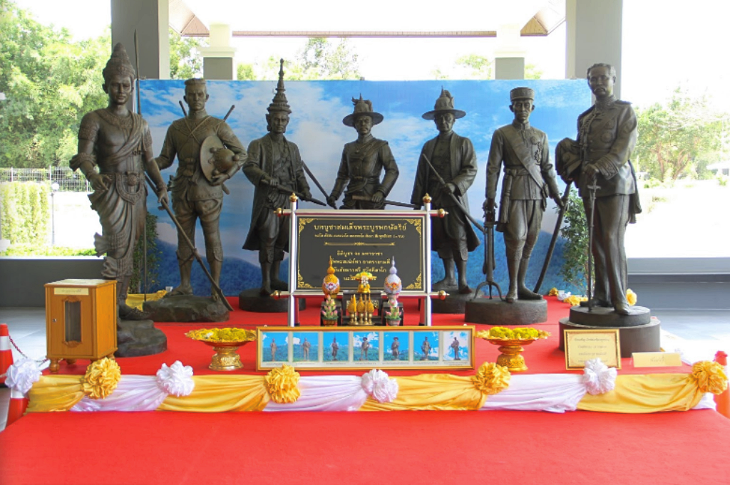 seen space, จุดชมวิวเขาแดง, ตลาดโต้รุ่งหัวหิน, ถ้ำพระยานคร, ที่เที่ยวประจวบ, ที่เที่ยวประจวบ 2020, ที่เที่ยวประจวบ 2021, ที่เที่ยวประจวบ 2563, ที่เที่ยวประจวบ 2564, ที่เที่ยวประจวบ 2565, ที่เที่ยวประจวบคีรีขันธ์ 2565, ประจวบคีรีขันธ์, ปราณบุรี, วนอุทยานปราณบุรี, วัดห้วยมงคล, ศูนย์ศึกษาธรรมชาติบึงบัว, สถานีรถไฟหัวหิน, หัวหิน, หาดปราณบุรี, หาดหัวหิน, หาดเขากะโหลก, อุทยานราชภักดิ์, อุทยานแห่งชาติเขาสามร้อยยอด, เกาะทะลุ, เขาหินเหล็กไฟ, เที่ยวประจวบ, top 10+ ที่เที่ยว ประจวบคีรีขันธ์ เที่ยวทะเล ชมถ้ำ เดินเล่นบึงบัว