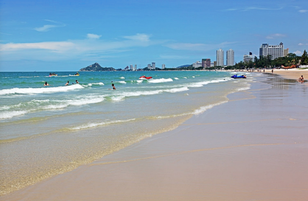 seen space, จุดชมวิวเขาแดง, ตลาดโต้รุ่งหัวหิน, ถ้ำพระยานคร, ที่เที่ยวประจวบ, ที่เที่ยวประจวบ 2020, ที่เที่ยวประจวบ 2021, ที่เที่ยวประจวบ 2563, ที่เที่ยวประจวบ 2564, ที่เที่ยวประจวบ 2565, ที่เที่ยวประจวบคีรีขันธ์ 2565, ประจวบคีรีขันธ์, ปราณบุรี, วนอุทยานปราณบุรี, วัดห้วยมงคล, ศูนย์ศึกษาธรรมชาติบึงบัว, สถานีรถไฟหัวหิน, หัวหิน, หาดปราณบุรี, หาดหัวหิน, หาดเขากะโหลก, อุทยานราชภักดิ์, อุทยานแห่งชาติเขาสามร้อยยอด, เกาะทะลุ, เขาหินเหล็กไฟ, เที่ยวประจวบ, top 10+ ที่เที่ยว ประจวบคีรีขันธ์ เที่ยวทะเล ชมถ้ำ เดินเล่นบึงบัว