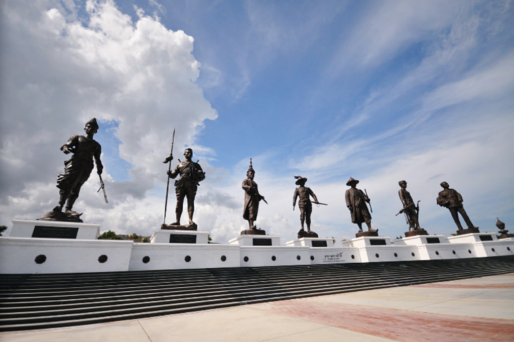 seen space, จุดชมวิวเขาแดง, ตลาดโต้รุ่งหัวหิน, ถ้ำพระยานคร, ที่เที่ยวประจวบ, ที่เที่ยวประจวบ 2020, ที่เที่ยวประจวบ 2021, ที่เที่ยวประจวบ 2563, ที่เที่ยวประจวบ 2564, ที่เที่ยวประจวบ 2565, ที่เที่ยวประจวบคีรีขันธ์ 2565, ประจวบคีรีขันธ์, ปราณบุรี, วนอุทยานปราณบุรี, วัดห้วยมงคล, ศูนย์ศึกษาธรรมชาติบึงบัว, สถานีรถไฟหัวหิน, หัวหิน, หาดปราณบุรี, หาดหัวหิน, หาดเขากะโหลก, อุทยานราชภักดิ์, อุทยานแห่งชาติเขาสามร้อยยอด, เกาะทะลุ, เขาหินเหล็กไฟ, เที่ยวประจวบ, top 10+ ที่เที่ยว ประจวบคีรีขันธ์ เที่ยวทะเล ชมถ้ำ เดินเล่นบึงบัว