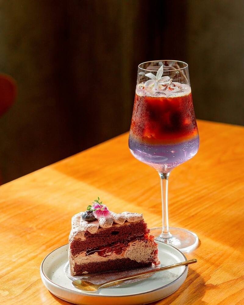 top 16+ คาเฟ่ ตรัง บรรยากาศดีน่าถ่ายรูป เหมาะแก่การนั่งทำงานและไม่ไกลจากตัวเมือง