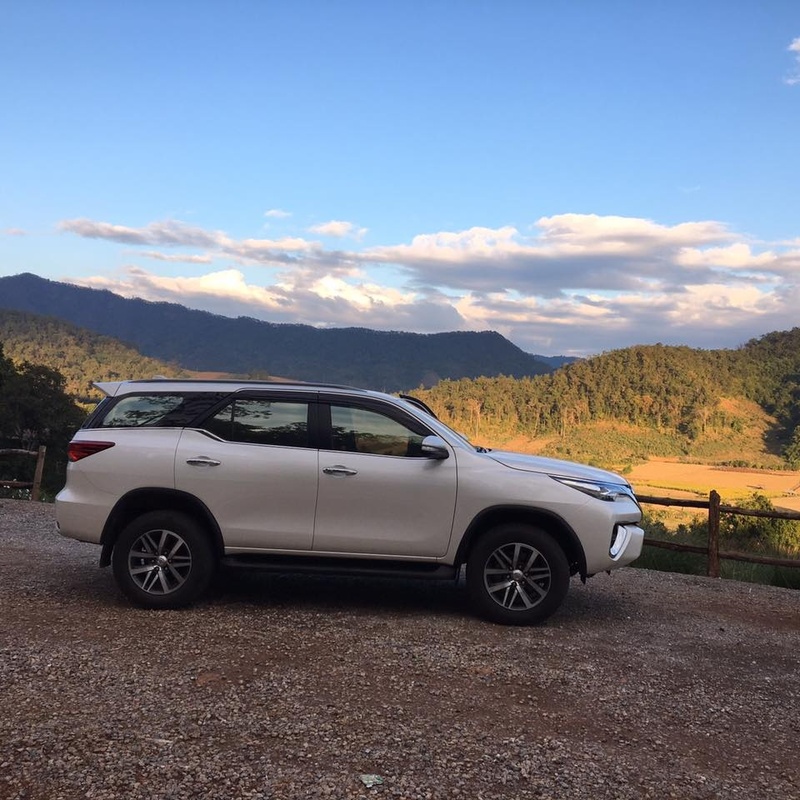 รถเช่า, top 16+ รถเช่าเชียงใหม่ 2567 ราคาถูก ขับเที่ยวปลอดภัย รับรถที่สนามบินได้เลย