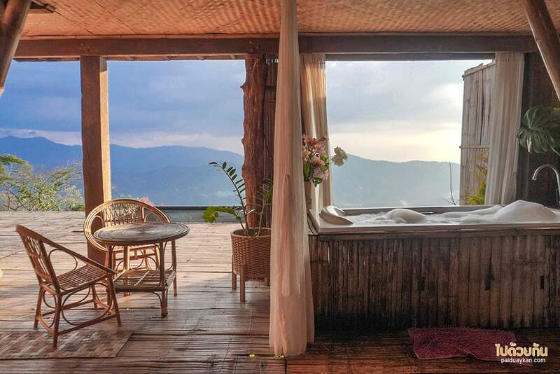 ดอยม่อนเงาะ, เที่ยวแม่แตง, จูเลี๊ยะแคมป์, จูเลี๊ยะแคมป์ ม่อนเงาะ ที่พักวิวเขา ชมหมอกสวยจากหน้าบ้าน