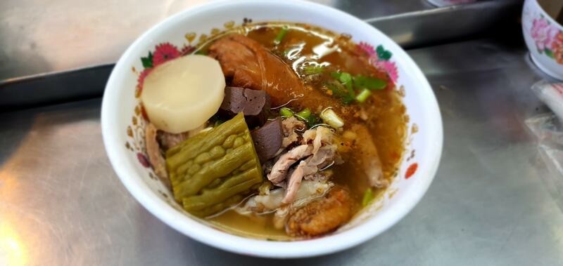 ก๋วยเตี๋ยวไก่มะระ : 13 ร้านก๋วยเตี่ยวไก่มะระ แต่ละร้านบอกเลยว่าเด็ด!