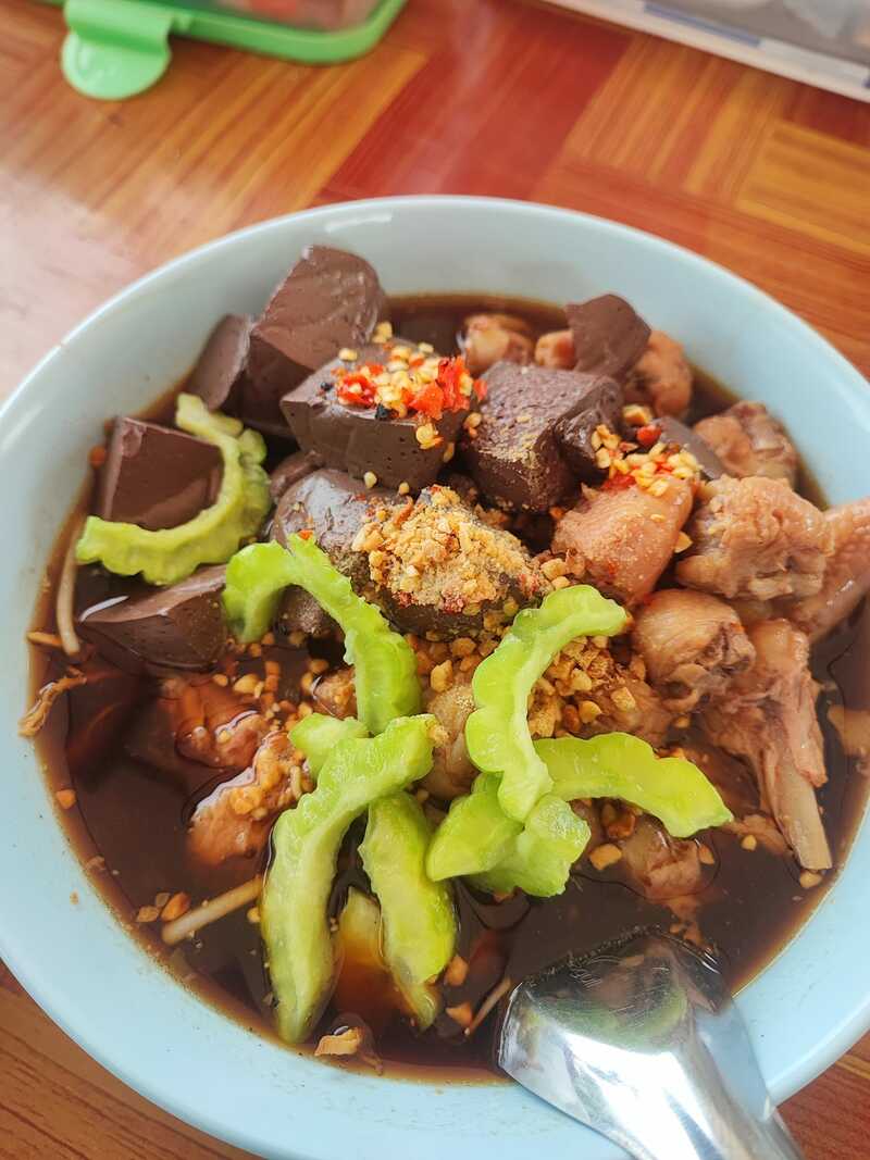 ก๋วยเตี๋ยวไก่มะระ : 13 ร้านก๋วยเตี่ยวไก่มะระ แต่ละร้านบอกเลยว่าเด็ด!