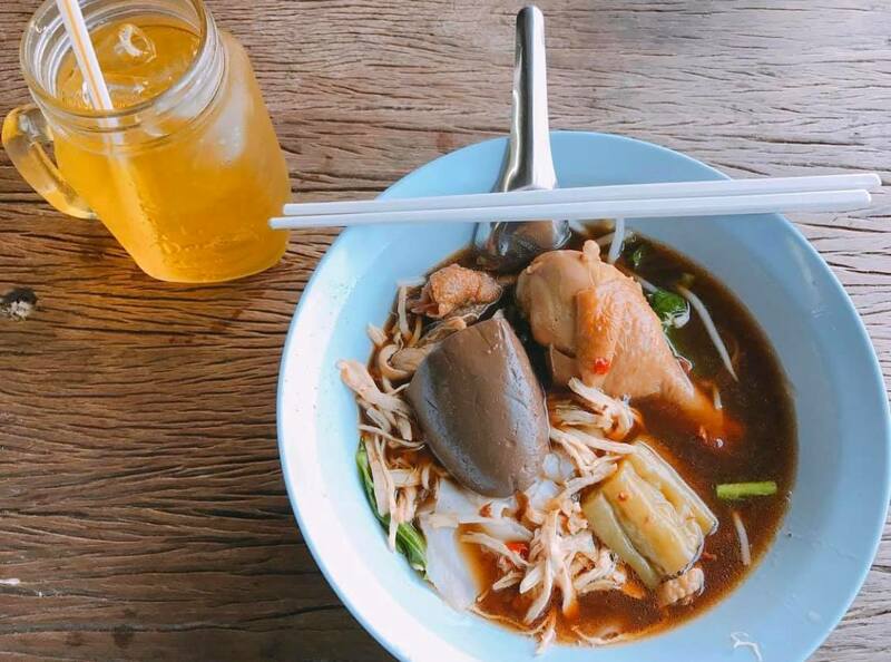 ก๋วยเตี๋ยวไก่มะระ : 13 ร้านก๋วยเตี่ยวไก่มะระ แต่ละร้านบอกเลยว่าเด็ด!