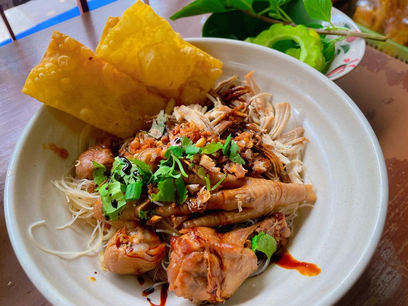 ก๋วยเตี๋ยวไก่มะระ : 13 ร้านก๋วยเตี่ยวไก่มะระ แต่ละร้านบอกเลยว่าเด็ด!