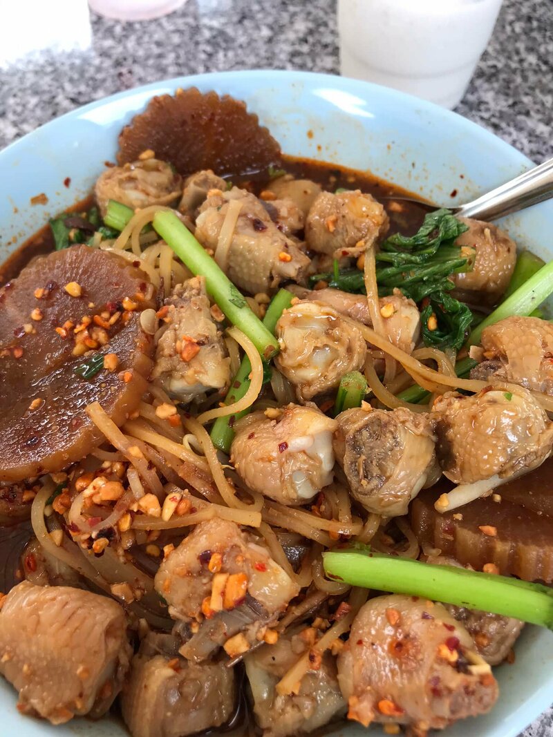 ก๋วยเตี๋ยวไก่มะระ : 13 ร้านก๋วยเตี่ยวไก่มะระ แต่ละร้านบอกเลยว่าเด็ด!