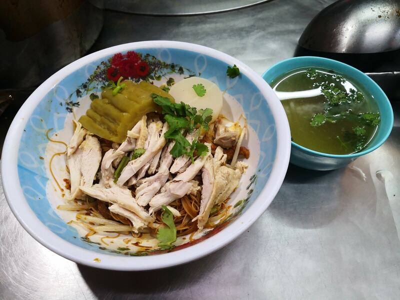 ก๋วยเตี๋ยวไก่มะระ : 13 ร้านก๋วยเตี่ยวไก่มะระ แต่ละร้านบอกเลยว่าเด็ด!