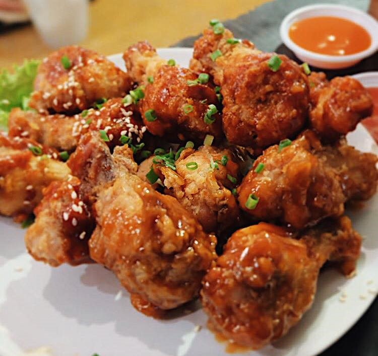 จุใจไม่อั้น!! 4 ร้านบุฟเฟ่ต์ไก่ทอดสไตล์เกาหลี กินให้พุงฟิตงบน้อยแบงค์ร้อย 3 ใบ