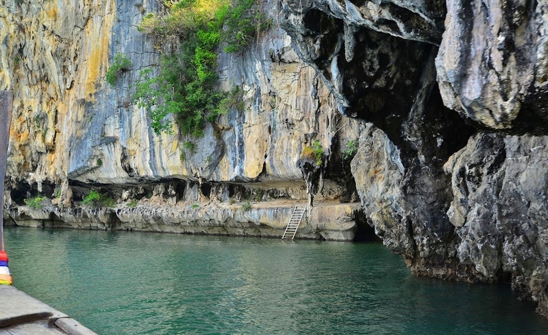 กระบี่, กระบี่ 2024, กระบี่ 2567, จังหวัดกระบี่, ถนนคนเดินกระบี่, ถ้ำพญานาค, ถ้ำพระนาง, ถ้ำไวกิ้ง, ทะเลอันดามัน, ทะเลแหวก กระบี่, ทะเลแหวก อ่าวนาง, ท่าปอมคลองสองน้ํา, ที่เที่ยวกระบี่, ที่เที่ยวกระบี่ 2567, ที่เที่ยวลับ กระบี่, น้ำตกร้อนคลองท่อม, พีพี, วัดคลองท่อม, วัดถ้ำเสือ, วัดถ้ำเสือ กระบี่, สระมรกต, หมู่เกาะพีพี, หมู่เกาะห้า, หมู่เกาะเหลาบิเละ, หาดต้นไทร, หาดพระนาง, หาดอ่าวนาง, หาดไร่เลย์, อ่าวมาหยา, เกาะทับ, เกาะปอดะ, เกาะพีพี, เกาะพีพีดอน, เกาะพีพีเล, เกาะรอก, เกาะลันตา, เกาะลันตาน้อย, เกาะลันตาใหญ่, เกาะหม้อ, เกาะห้อง, เกาะไก่, เกาะไม้ไผ่, เขาขนาบน้ำ, เขาผาค้อม, เที่ยวกระบี่, เที่ยวกระบี่ 2024, เที่ยวกระบี่ 2567, ไร่เลย์, top 20+ ที่เที่ยวกระบี่ [กรกฎาคม 2024] ความงดงามแห่งอันดามัน ตะลุยชมเกาะแห่งสรวงสวรรค์