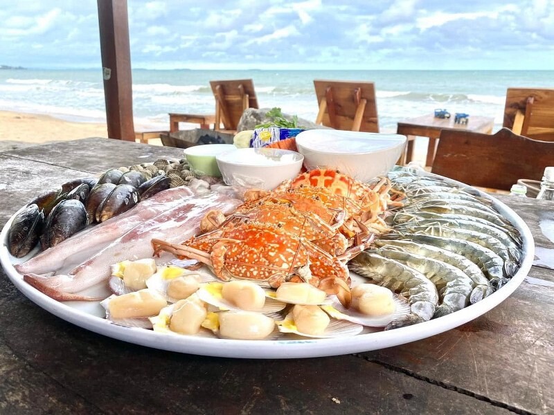 ระยอง, top 10+ โฮมสเตย์ระยอง 2567 บ้านเป็นหลัง นอนชิล กินปู บุฟเฟ่ต์อาหารทะเล ราคาถูก