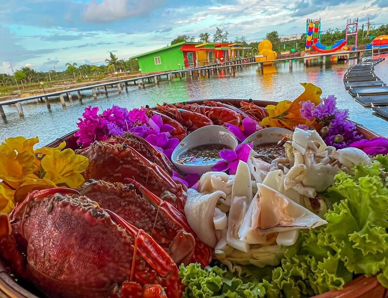 ระยอง, top 10+ โฮมสเตย์ระยอง 2567 บ้านเป็นหลัง นอนชิล กินปู บุฟเฟ่ต์อาหารทะเล ราคาถูก