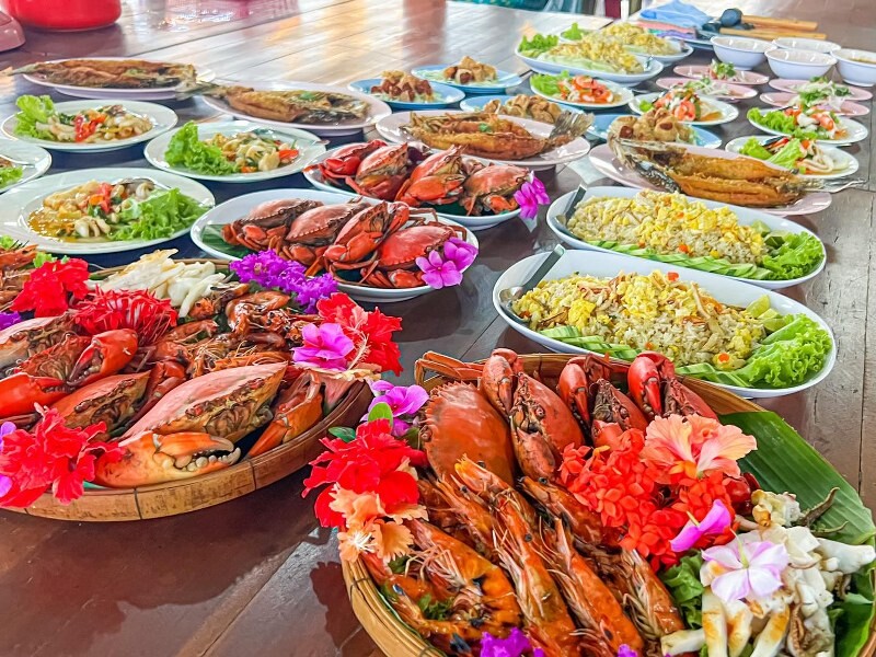 ระยอง, top 10+ โฮมสเตย์ระยอง 2567 บ้านเป็นหลัง นอนชิล กินปู บุฟเฟ่ต์อาหารทะเล ราคาถูก