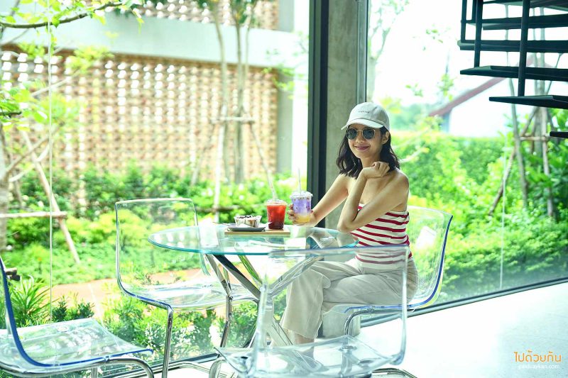 shade coffee roasters บางแสน คาเฟ่สุดเท่ในอาคารอิฐ