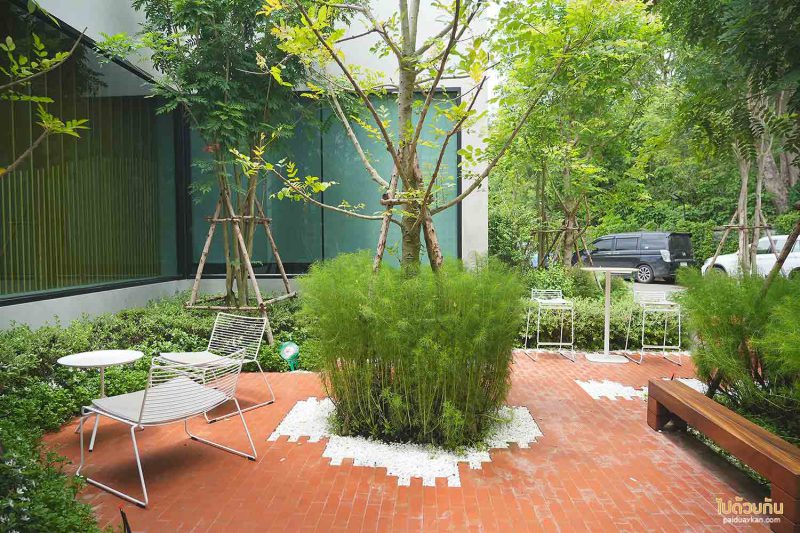 shade coffee roasters บางแสน คาเฟ่สุดเท่ในอาคารอิฐ