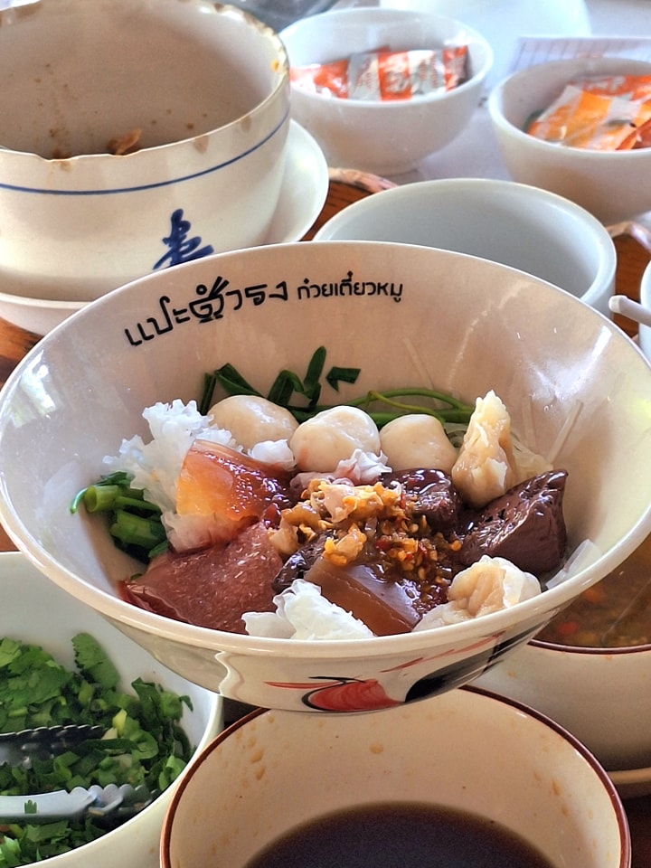 ร้านก๋วยเตี๋ยว ระยอง : รวมร้านก๋วยเตี๋ยวน่าแวะ เจ้าเด็ด ประจำจังหวัดระยอง