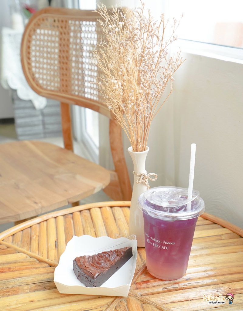 ร้านกาแฟนครนายก, sleek cafe นครนายก, ร้านกาแฟองครักษ์, sleek cafe คาเฟ่สไตล์มินิมอล ย่านองค์รักษ์