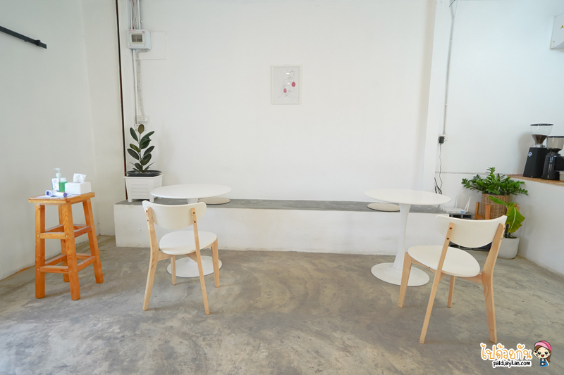 ร้านกาแฟนครนายก, sleek cafe นครนายก, ร้านกาแฟองครักษ์, sleek cafe คาเฟ่สไตล์มินิมอล ย่านองค์รักษ์