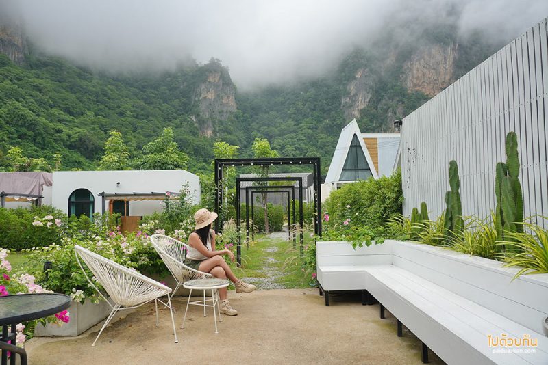 ที่พักอุทัยธานี, at the moment, เที่ยวอุทัยธานี, หุบป่าตาด, at the mountain ที่พักหุบป่าตาด สไตล์มินิมอล วิวภูเขา