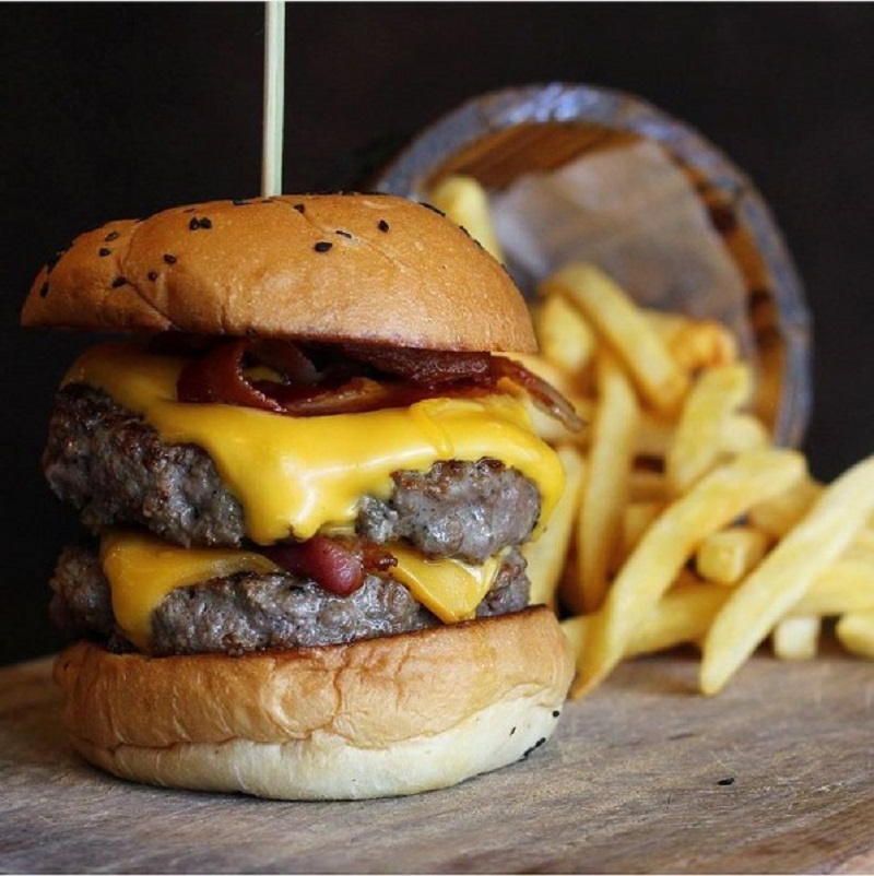 รวมพิกัด 6 ร้านเบอร์เกอร์ชิ้นใหญ่ยักษ์ อร่อยไส้ทะลักเต็มคำ