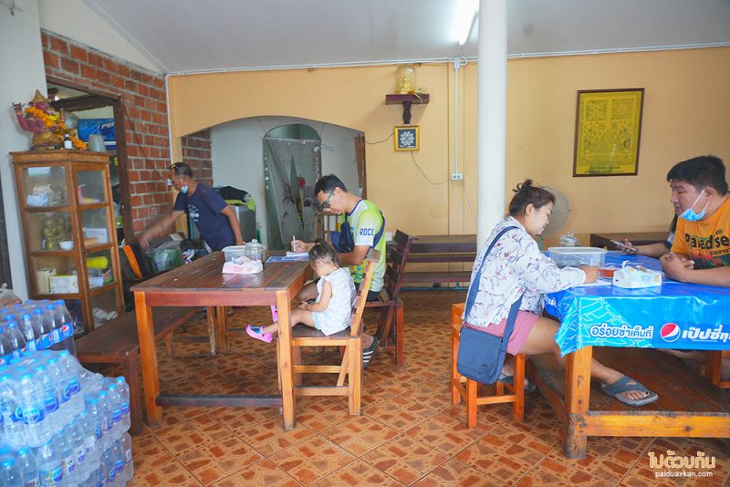 ตามสั่งตี๋น้อยริมเล, ร้านอาหารหาดแสงจันทร์, ร้านอาหารหาดแหมเจริญ, หาดแหลมเจริญ, ร้านอาหารทะเลอร่อยระยอง, ตามสั่งตี๋น้อยริมเล อาหารทะเลตามสั่ง อร่อย ถูก ราคาสิบ