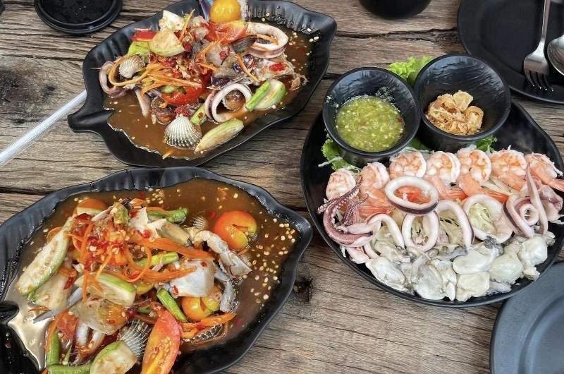 top 15+ ร้านอาหารสุพรรณบุรี 2567 ร้านอาหารริมน้ำ อาหารขึ้นชื่อ บรรยากาศดี ราคาถูก