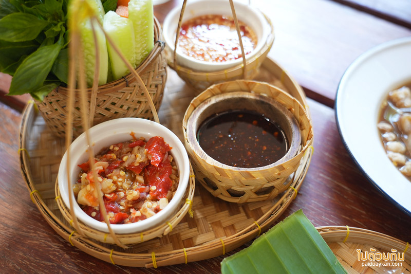 ร้านอาหารปากช่อง, จ้ำเข่า, ร้านอาหารอร่อยปากช่อง, ร้านส้มตำอร่อยปากช่อง, จ้ำเข่า ร้านอาหารอีสานสไตล์คาเฟ่ แซ่บนัวแห่งปากช่อง