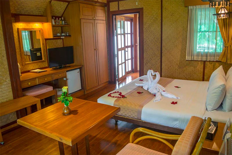 ที่พักบางเสร่, ที่พักบางเสร่ติดทะเล, ที่พักบางเสร่ราคาถูก, ที่พักบางแสร่มีสระว่ายน้ำ, 10  ที่พักบางเสร่ ชายหาดที่ตอบโจทย์คนรักความสงบ