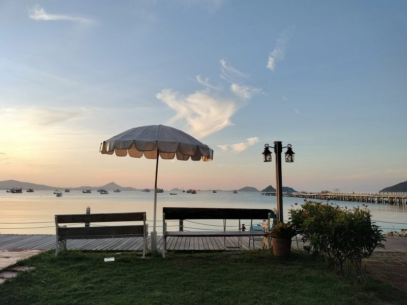 top 11+ ที่พักแสมสาร 2567 ติดทะเล ราคาถูก โฮมสเตย์แสมสาร