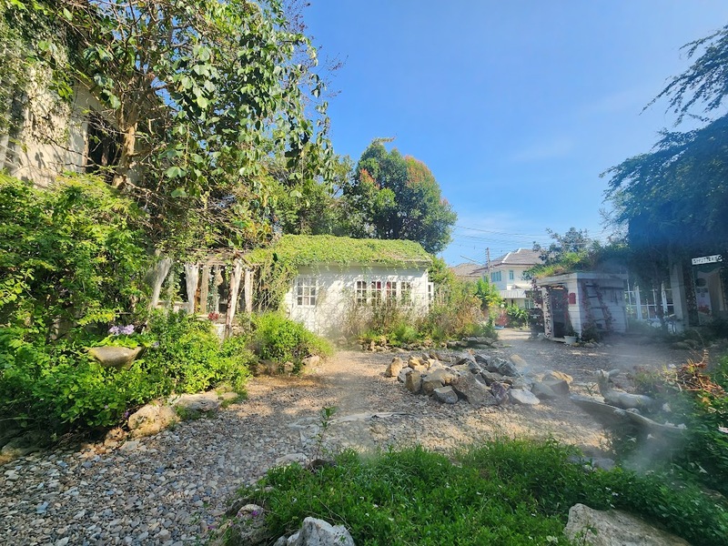 bake and more, bellinee’s rayong, guer cafe, happy camper rayong, happy camper คาเฟ่, mama don’t like espresso bar & bake lab, mhuan fun cafe & art, misahouse, phala craft coffee roasters, seaseoul cafe, she sails cafe & beach club, she sails rayong, the creeper house, triple o coffee, u cup coffee, คาเฟ่ระยอง, คาเฟ่ระยอง 2024, คาเฟ่ระยอง 2567, คาเฟ่ริมทะเล ระยอง, คาเฟ่เปิดใหม่ ระยอง, คาเฟ่ใกลฉัน, ซีโซล คาเฟ่, ปาฎี, มาม่า ดอนท์ ไลท์ คาเฟ่, มิสะเฮ้าท์, ระยอง 2024, ระยอง 2567, ระยอง คาเฟ่, ร้านปาฎี, ร้านเกื้อ, สวนก๋ง, เที่ยวระยอง, เบค แอนด์ มอร์ คาเฟ่, เบลลินี่ ระยอง, เหมือนฝัน คาเฟ่, top 15+ คาเฟ่ระยอง [สิงหาคม 2024] นั่งจิบชากาแฟ ทานเบเกอรี่ ดื่มด่ำธรรมชาติ รับลมริมทะเล