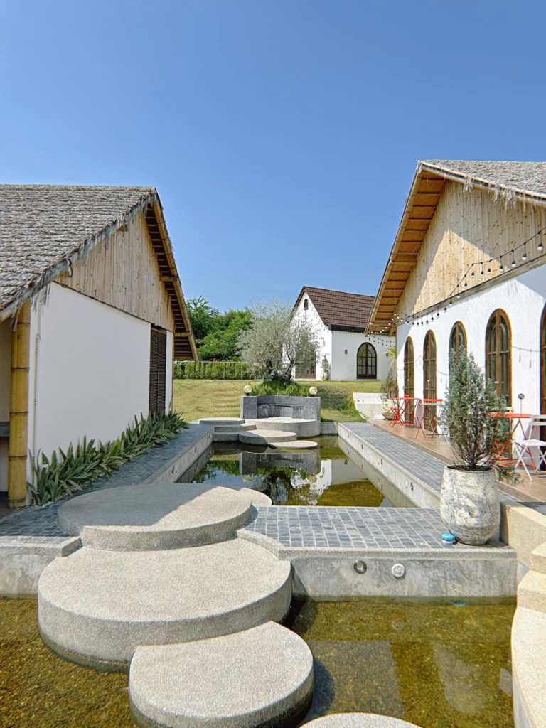 bake and more, bellinee’s rayong, guer cafe, happy camper rayong, happy camper คาเฟ่, mama don’t like espresso bar & bake lab, mhuan fun cafe & art, misahouse, phala craft coffee roasters, seaseoul cafe, she sails cafe & beach club, she sails rayong, the creeper house, triple o coffee, u cup coffee, คาเฟ่ระยอง, คาเฟ่ระยอง 2024, คาเฟ่ระยอง 2567, คาเฟ่ริมทะเล ระยอง, คาเฟ่เปิดใหม่ ระยอง, คาเฟ่ใกลฉัน, ซีโซล คาเฟ่, ปาฎี, มาม่า ดอนท์ ไลท์ คาเฟ่, มิสะเฮ้าท์, ระยอง 2024, ระยอง 2567, ระยอง คาเฟ่, ร้านปาฎี, ร้านเกื้อ, สวนก๋ง, เที่ยวระยอง, เบค แอนด์ มอร์ คาเฟ่, เบลลินี่ ระยอง, เหมือนฝัน คาเฟ่, top 15+ คาเฟ่ระยอง [สิงหาคม 2024] นั่งจิบชากาแฟ ทานเบเกอรี่ ดื่มด่ำธรรมชาติ รับลมริมทะเล