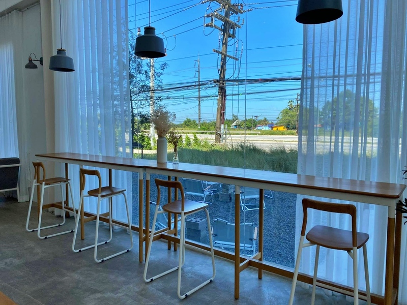 bake and more, bellinee’s rayong, guer cafe, happy camper rayong, happy camper คาเฟ่, mama don’t like espresso bar & bake lab, mhuan fun cafe & art, misahouse, phala craft coffee roasters, seaseoul cafe, she sails cafe & beach club, she sails rayong, the creeper house, triple o coffee, u cup coffee, คาเฟ่ระยอง, คาเฟ่ระยอง 2024, คาเฟ่ระยอง 2567, คาเฟ่ริมทะเล ระยอง, คาเฟ่เปิดใหม่ ระยอง, คาเฟ่ใกลฉัน, ซีโซล คาเฟ่, ปาฎี, มาม่า ดอนท์ ไลท์ คาเฟ่, มิสะเฮ้าท์, ระยอง 2024, ระยอง 2567, ระยอง คาเฟ่, ร้านปาฎี, ร้านเกื้อ, สวนก๋ง, เที่ยวระยอง, เบค แอนด์ มอร์ คาเฟ่, เบลลินี่ ระยอง, เหมือนฝัน คาเฟ่, top 15+ คาเฟ่ระยอง [สิงหาคม 2024] นั่งจิบชากาแฟ ทานเบเกอรี่ ดื่มด่ำธรรมชาติ รับลมริมทะเล