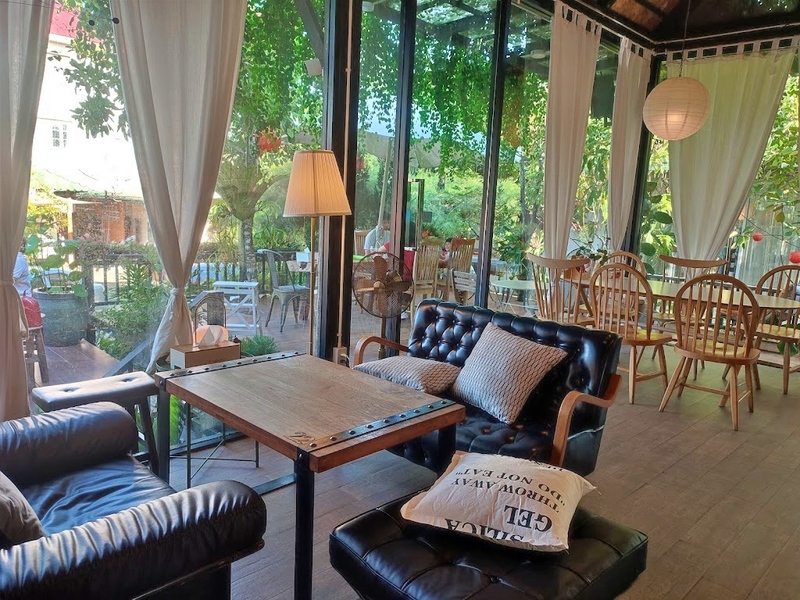 bake and more, bellinee’s rayong, guer cafe, happy camper rayong, happy camper คาเฟ่, mama don’t like espresso bar & bake lab, mhuan fun cafe & art, misahouse, phala craft coffee roasters, seaseoul cafe, she sails cafe & beach club, she sails rayong, the creeper house, triple o coffee, u cup coffee, คาเฟ่ระยอง, คาเฟ่ระยอง 2024, คาเฟ่ระยอง 2567, คาเฟ่ริมทะเล ระยอง, คาเฟ่เปิดใหม่ ระยอง, คาเฟ่ใกลฉัน, ซีโซล คาเฟ่, ปาฎี, มาม่า ดอนท์ ไลท์ คาเฟ่, มิสะเฮ้าท์, ระยอง 2024, ระยอง 2567, ระยอง คาเฟ่, ร้านปาฎี, ร้านเกื้อ, สวนก๋ง, เที่ยวระยอง, เบค แอนด์ มอร์ คาเฟ่, เบลลินี่ ระยอง, เหมือนฝัน คาเฟ่, top 15+ คาเฟ่ระยอง [สิงหาคม 2024] นั่งจิบชากาแฟ ทานเบเกอรี่ ดื่มด่ำธรรมชาติ รับลมริมทะเล