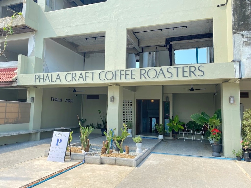 bake and more, bellinee’s rayong, guer cafe, happy camper rayong, happy camper คาเฟ่, mama don’t like espresso bar & bake lab, mhuan fun cafe & art, misahouse, phala craft coffee roasters, seaseoul cafe, she sails cafe & beach club, she sails rayong, the creeper house, triple o coffee, u cup coffee, คาเฟ่ระยอง, คาเฟ่ระยอง 2024, คาเฟ่ระยอง 2567, คาเฟ่ริมทะเล ระยอง, คาเฟ่เปิดใหม่ ระยอง, คาเฟ่ใกลฉัน, ซีโซล คาเฟ่, ปาฎี, มาม่า ดอนท์ ไลท์ คาเฟ่, มิสะเฮ้าท์, ระยอง 2024, ระยอง 2567, ระยอง คาเฟ่, ร้านปาฎี, ร้านเกื้อ, สวนก๋ง, เที่ยวระยอง, เบค แอนด์ มอร์ คาเฟ่, เบลลินี่ ระยอง, เหมือนฝัน คาเฟ่, top 15+ คาเฟ่ระยอง [สิงหาคม 2024] นั่งจิบชากาแฟ ทานเบเกอรี่ ดื่มด่ำธรรมชาติ รับลมริมทะเล