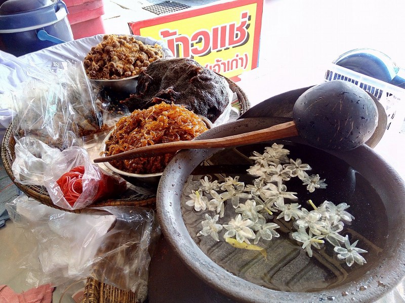 top 5+ ร้านชูโรงสำรับข้าวแช่ ดับร้อนให้หนีหาย เบิกบานใจกับอาหารไทยชาววัง