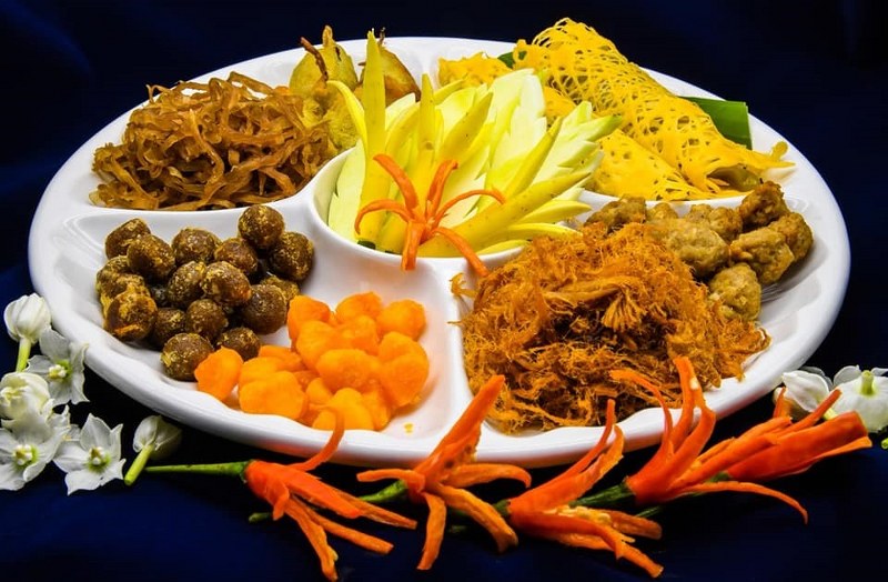 top 5+ ร้านชูโรงสำรับข้าวแช่ ดับร้อนให้หนีหาย เบิกบานใจกับอาหารไทยชาววัง