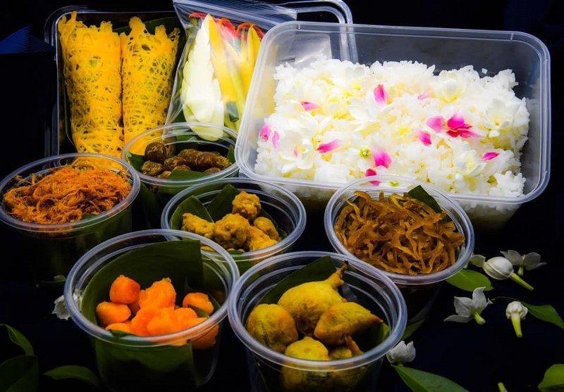 top 5+ ร้านชูโรงสำรับข้าวแช่ ดับร้อนให้หนีหาย เบิกบานใจกับอาหารไทยชาววัง