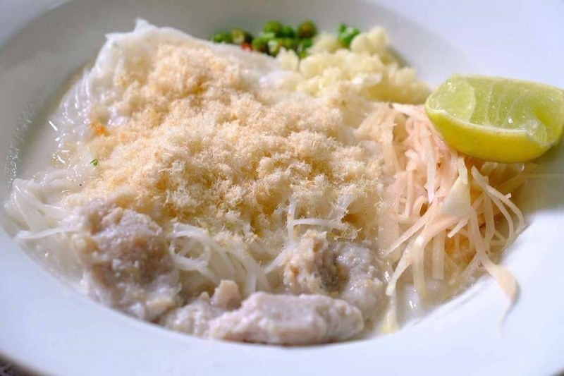 top 5+ ร้านชูโรงสำรับข้าวแช่ ดับร้อนให้หนีหาย เบิกบานใจกับอาหารไทยชาววัง