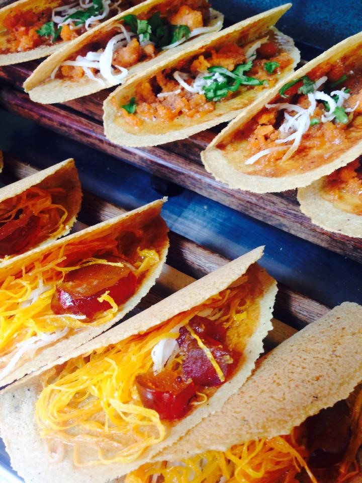 top 5+ ร้านชูโรงสำรับข้าวแช่ ดับร้อนให้หนีหาย เบิกบานใจกับอาหารไทยชาววัง