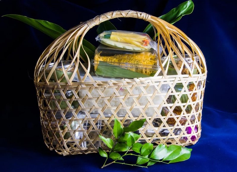 top 5+ ร้านชูโรงสำรับข้าวแช่ ดับร้อนให้หนีหาย เบิกบานใจกับอาหารไทยชาววัง