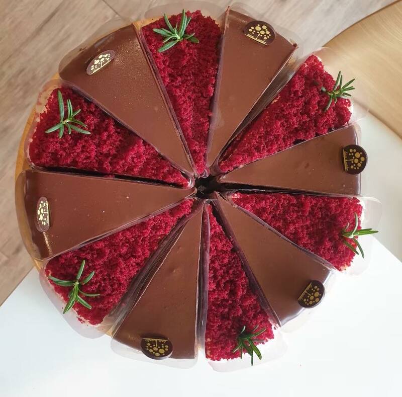 top 6+ ร้านเค้กเรดเวลเวท (red velvet) เค้กเนื้อสีเเดงกำมะหยี่ชิ้นหนาเนื้อนุ่มของคนรักเค้กต้องไม่พลาด