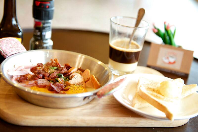 top 10+ ร้านกาแฟโบราณ หอมกรุ่นย้อนวันวานสู่อดีต : ร้านกาแฟโบราณ บรรยากาศย้อนยุค