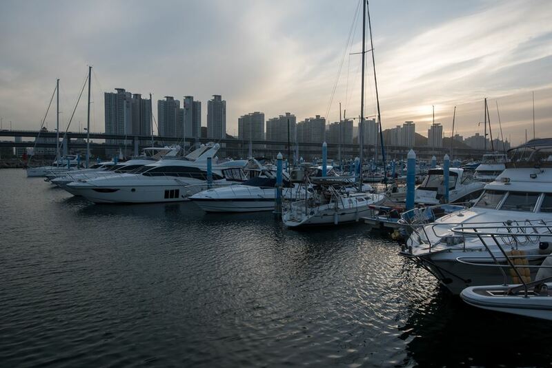 168 stairs, biff square, blue line park, busan international film festival, cheongsapo, gamcheon culture village, haedong yonggungsa, haeundae beach, little prince, nampodong shopping street, ocean breeze, sky capsule haeundae blue line park, songdo beach, songdo sky park, songdo sky walk, the bay 101, yacht club, คาเฟ่รถไฟแคปซูล, ชายหาดซงโด, ชายหาดแฮอุนแด, ตลาดนัมโพดง, ถ่ายรูปกับเจ้าชายน้อย, ทะเลปูซาน, ปูซาน 2024, ปูซาน 2567, ปูซานเกาลี 2567, ปูซานเกาหลี 2024, ปูซานเที่ยวไหนดี, พระสังกัจจายน์สีทอง, มุมลับ the bay 101, รถไฟปูซาน, รถไฟแคปซูล, วัดแฮดง ยงกุงซา, สตีทฟู๊ดเกาหลี, หมู่บ้านคัมชอน, อาหารเกาหลี, เที่ยวปูซาน, เที่ยวเกาหลี, เที่ยวเกาหลี 2024, เที่ยวเกาหลี 2567, แพนเค้กเกาหลี, โรงแรมในหมู่บ้านคัมชอน, โฮต็อก, top 10+ ที่เที่ยวปูซาน เกาหลีใต้ วิวปัง ถ่ายรูปสวย