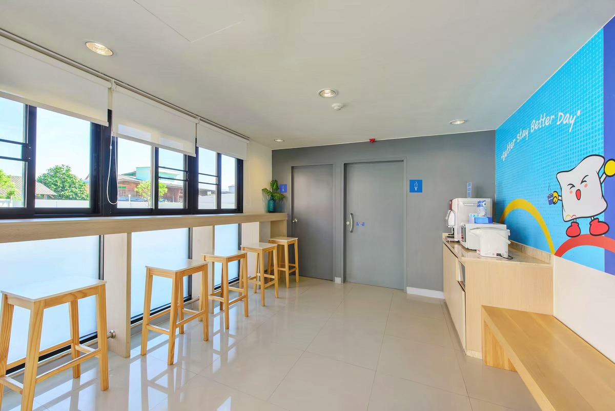 fortune d hotel phitsanulok, holatel phitsanulok, morage hotel phitsanulok, the 8 factory cafe & hostel phitsanulok, the bed hotel phitsanulok, topland hotel, wang kaeo hotel, yodia heritage hotel, ที่พักพิษณุโลก, ที่พักพิษณุโลก 2024, ที่พักพิษณุโลก 2567, ที่พักพิษณุโลก ตัวเมือง, ที่พักพิษณุโลก ใกล้วัดใหญ่, ที่พักพิษณุโลก ในตัวเมือง, ที่พักพิษณุโลก ในเมือง, ที่พักเมืองพิษณุโลก, พิษณุโลก, เดอะ 8 แฟคตอรี โฮสเทล, โรงแรม โฮลาเทล, โรงแรมท็อปแลนด์, โรงแรมฟอร์จูน ดี พิษณุโลก, โรงแรมวังแก้ว, โรงแรมฮ็อป อินน์ พิษณุโลก ถนนมิตรภาพ, โรงแรมเดอะเบด พิษณุโลก, โรงแรมเอวา, โรงแรมเอวา พิษณุโลก, โรงแรมโมราจ พิษณุโลก, โรงแรมโยเดีย เฮอริเทจ, โฮลาเทล, top 15+ ที่พักพิษณุโลก ในตัวเมือง 2024 โลเคชั่นดี เดินทางสะดวก ไม่ไกลจากวัดใหญ่