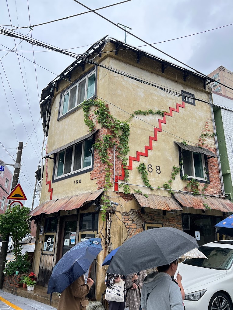 168 stairs, biff square, blue line park, busan international film festival, cheongsapo, gamcheon culture village, haedong yonggungsa, haeundae beach, little prince, nampodong shopping street, ocean breeze, sky capsule haeundae blue line park, songdo beach, songdo sky park, songdo sky walk, the bay 101, yacht club, คาเฟ่รถไฟแคปซูล, ชายหาดซงโด, ชายหาดแฮอุนแด, ตลาดนัมโพดง, ถ่ายรูปกับเจ้าชายน้อย, ทะเลปูซาน, ปูซาน 2024, ปูซาน 2567, ปูซานเกาลี 2567, ปูซานเกาหลี 2024, ปูซานเที่ยวไหนดี, พระสังกัจจายน์สีทอง, มุมลับ the bay 101, รถไฟปูซาน, รถไฟแคปซูล, วัดแฮดง ยงกุงซา, สตีทฟู๊ดเกาหลี, หมู่บ้านคัมชอน, อาหารเกาหลี, เที่ยวปูซาน, เที่ยวเกาหลี, เที่ยวเกาหลี 2024, เที่ยวเกาหลี 2567, แพนเค้กเกาหลี, โรงแรมในหมู่บ้านคัมชอน, โฮต็อก, top 10+ ที่เที่ยวปูซาน [สิงหาคม 2024] เกาหลีใต้ วิวปัง ถ่ายรูปสวย