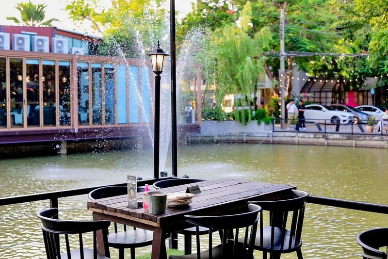 10cc coffee and co, 6 zero garage & roaster, breeze cafe & bar, dna คาเฟ่, dna.do not awkward cafe, dx playground, dx playground cafe’ & bistro, hidden backyard, high octane café, kanomprang, mitte coffee, nooch coffee, plantnery green cafe, rynn kaffe, rynn kaffe specialty coffee, we roast cafe, whistlehomecafe, yerm chocolate, คาเฟ่ ย่านเมืองทองธานี, คาเฟ่นนทบุรี, คาเฟ่ริมทะเลสาบเมืองทอง, คาเฟ่เมืองทอง, คาเฟ่เมืองทอง 2024, คาเฟ่เมืองทอง 2567, คาเฟ่เมืองทอง นนทบุรี, คาเฟ่เมืองทองธานี, คาเฟ่เมืองทองธานี 2024, คาเฟ่เมืองทองธานี 2567, คาเฟ่ใกล้ฉัน, คาเฟ่ในเมืองทอง, ทิมเบอร์ริง ขนมปราง, นุช คอฟฟี่, รีวิวคาเฟ่เมืองทอง, แพลนท์เนอรี กรีน คาเฟ่, top 15+ คาเฟ่เมืองทองธานี 2024 หลากสไตล์ หลายดีไซน์ น่านั่งชิลล์ตามฟีลสุด ๆ