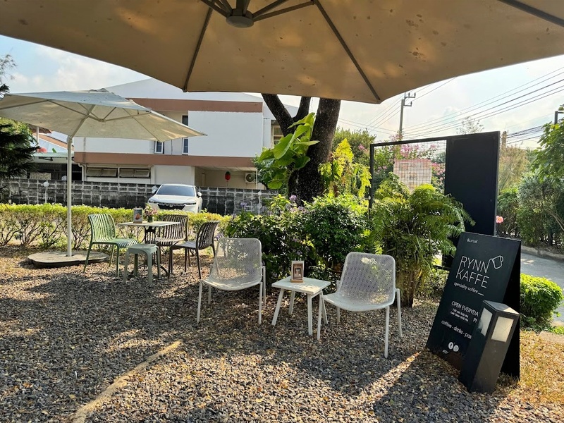 10cc coffee and co, 6 zero garage & roaster, breeze cafe & bar, dna คาเฟ่, dna.do not awkward cafe, dx playground, dx playground cafe’ & bistro, hidden backyard, high octane café, kanomprang, mitte coffee, nooch coffee, plantnery green cafe, rynn kaffe, rynn kaffe specialty coffee, we roast cafe, whistlehomecafe, yerm chocolate, คาเฟ่ ย่านเมืองทองธานี, คาเฟ่นนทบุรี, คาเฟ่ริมทะเลสาบเมืองทอง, คาเฟ่เมืองทอง, คาเฟ่เมืองทอง 2024, คาเฟ่เมืองทอง 2567, คาเฟ่เมืองทอง นนทบุรี, คาเฟ่เมืองทองธานี, คาเฟ่เมืองทองธานี 2024, คาเฟ่เมืองทองธานี 2567, คาเฟ่ใกล้ฉัน, คาเฟ่ในเมืองทอง, ทิมเบอร์ริง ขนมปราง, นุช คอฟฟี่, รีวิวคาเฟ่เมืองทอง, แพลนท์เนอรี กรีน คาเฟ่, top 15+ คาเฟ่เมืองทองธานี 2024 หลากสไตล์ หลายดีไซน์ น่านั่งชิลล์ตามฟีลสุด ๆ